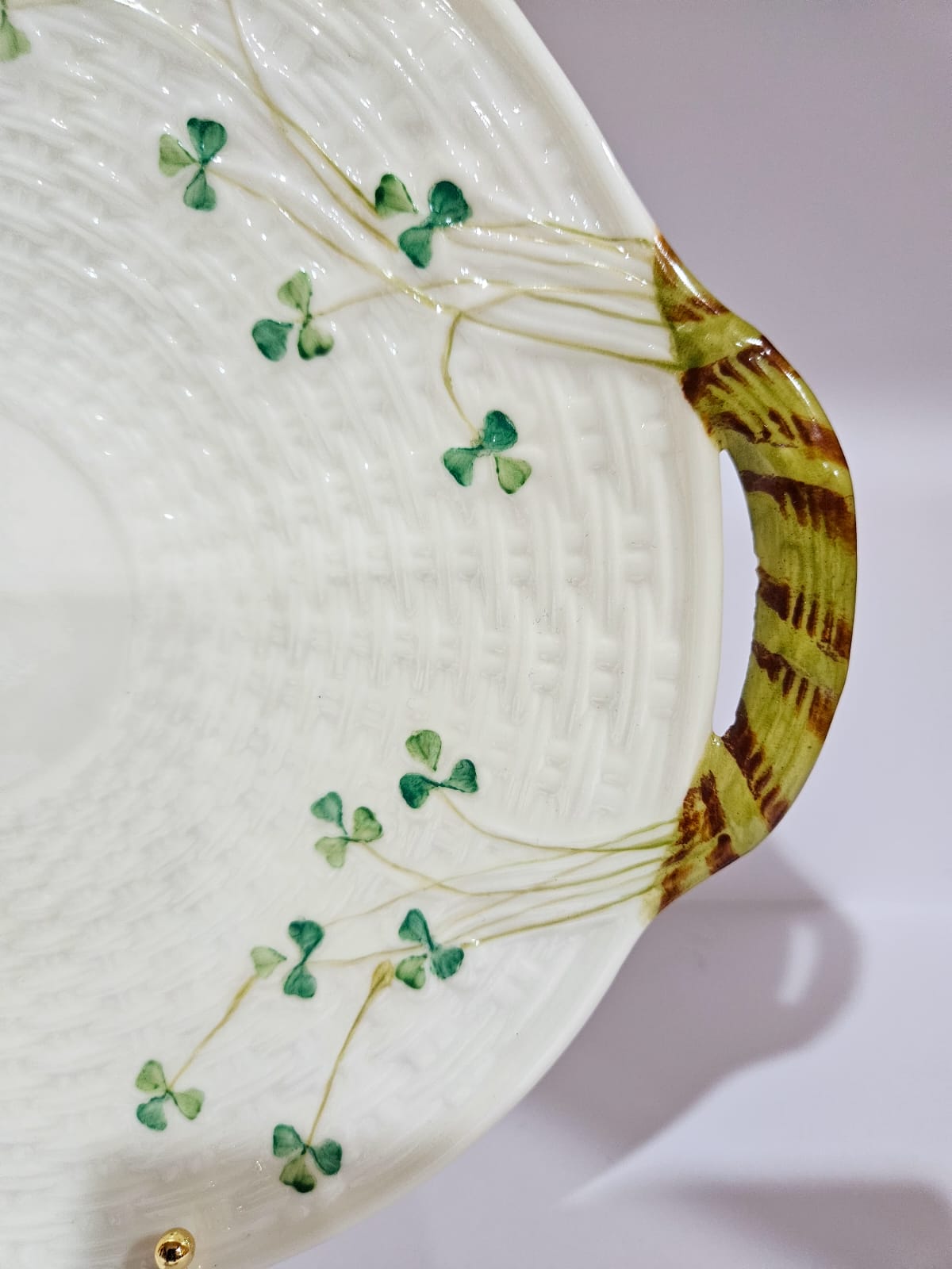 8 Pcs Belleek SHAMROCK Basketweave Solitaire Breakfast Set