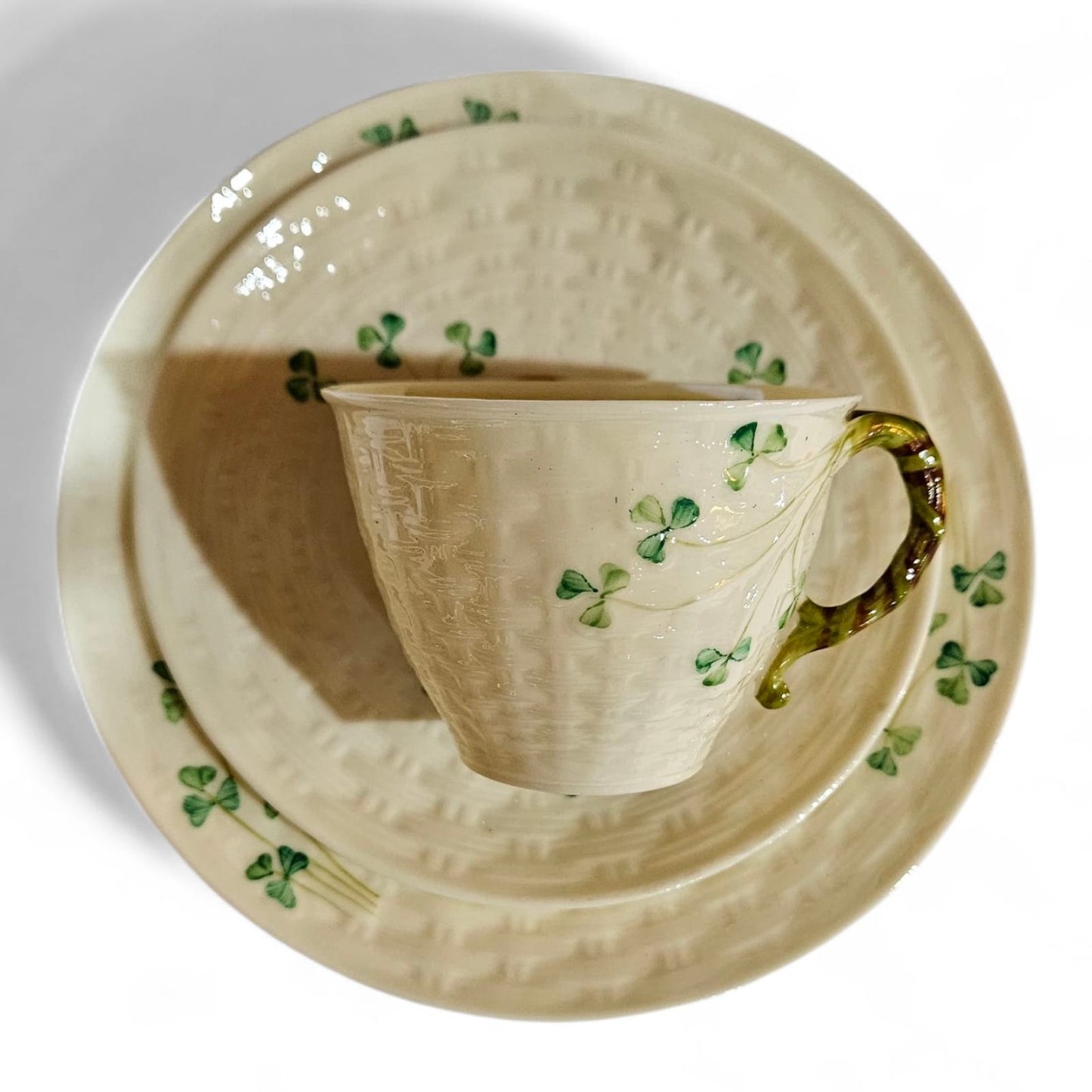 8 Pcs Belleek SHAMROCK Basketweave Solitaire Breakfast Set
