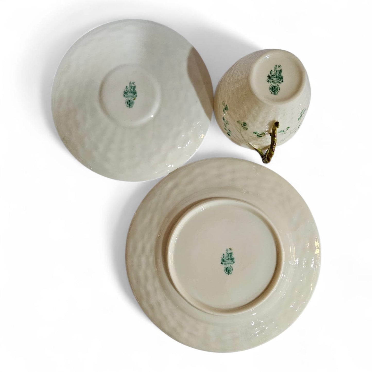 8 Pcs Belleek SHAMROCK Basketweave Solitaire Breakfast Set