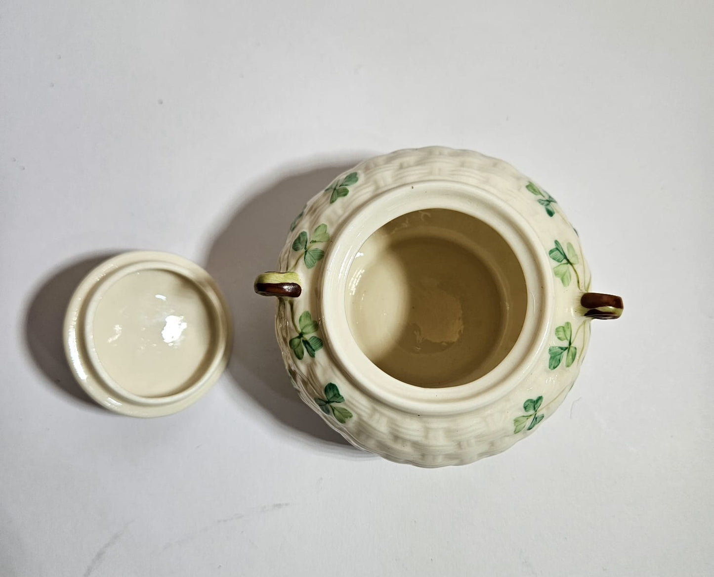 8 Pcs Belleek SHAMROCK Basketweave Solitaire Breakfast Set