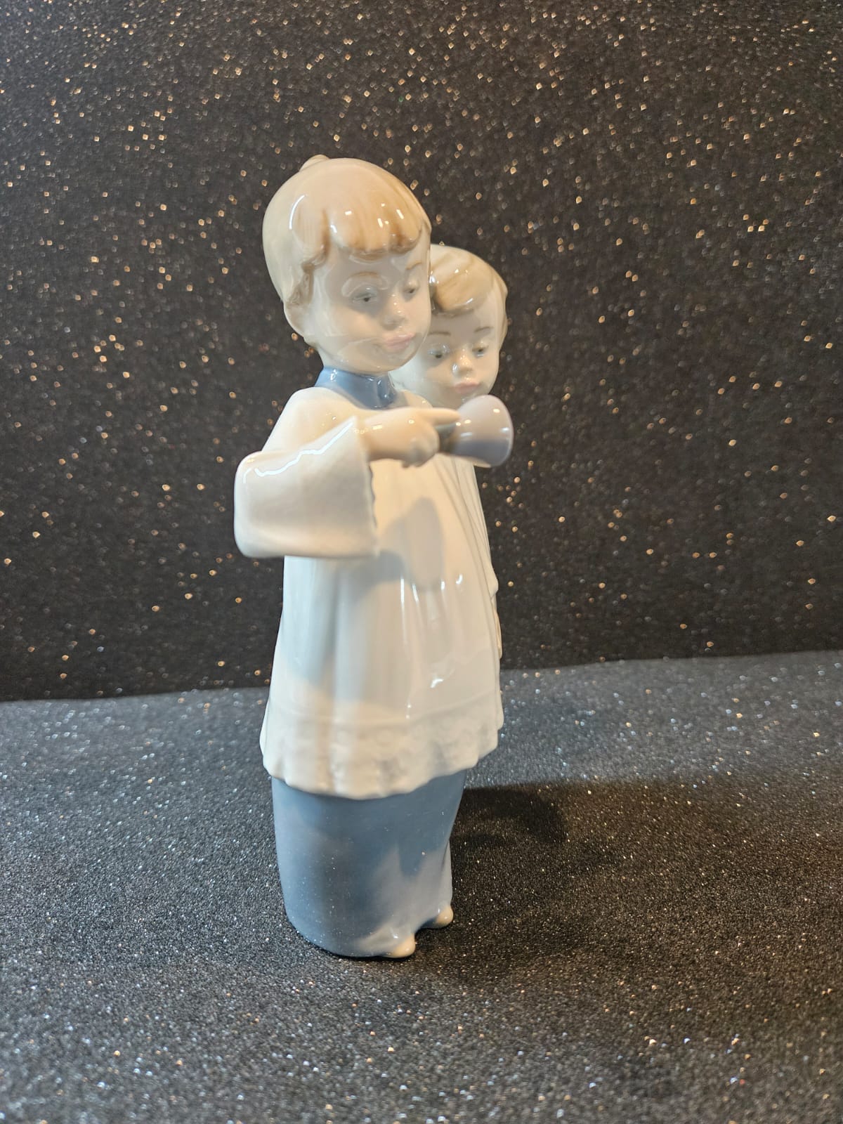 Nao by Lladro Figurine choir boys 1072 Figurine by Francisco Polope
