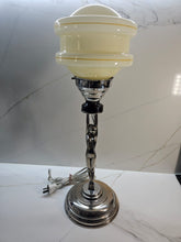 Lampe Art Déco « DIANE » chromée avec abat-jour d'origine en forme de ruche, vers 1940