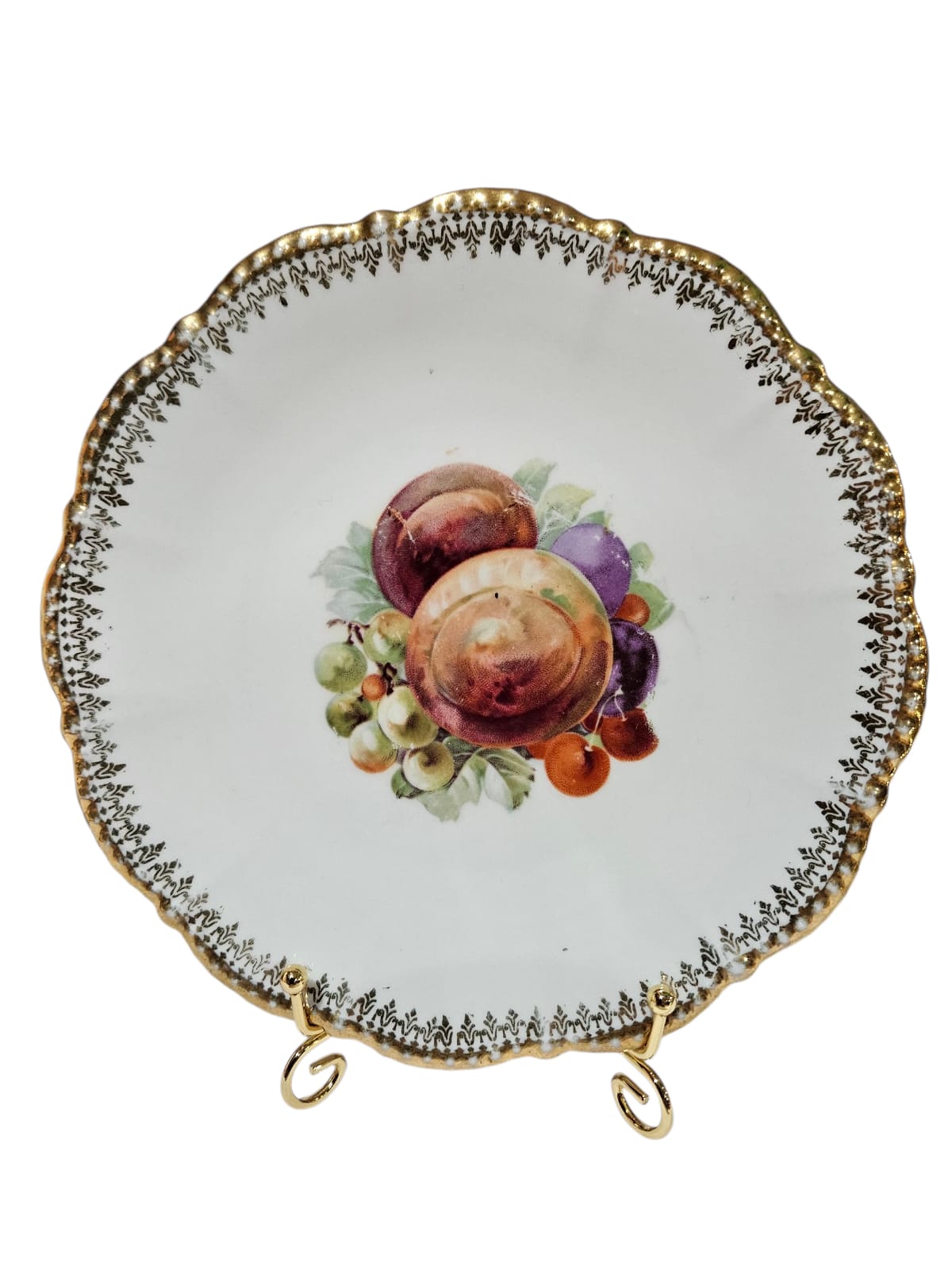 Set of 4 Victorian (1840-1900) plates with fruit design and gold trims