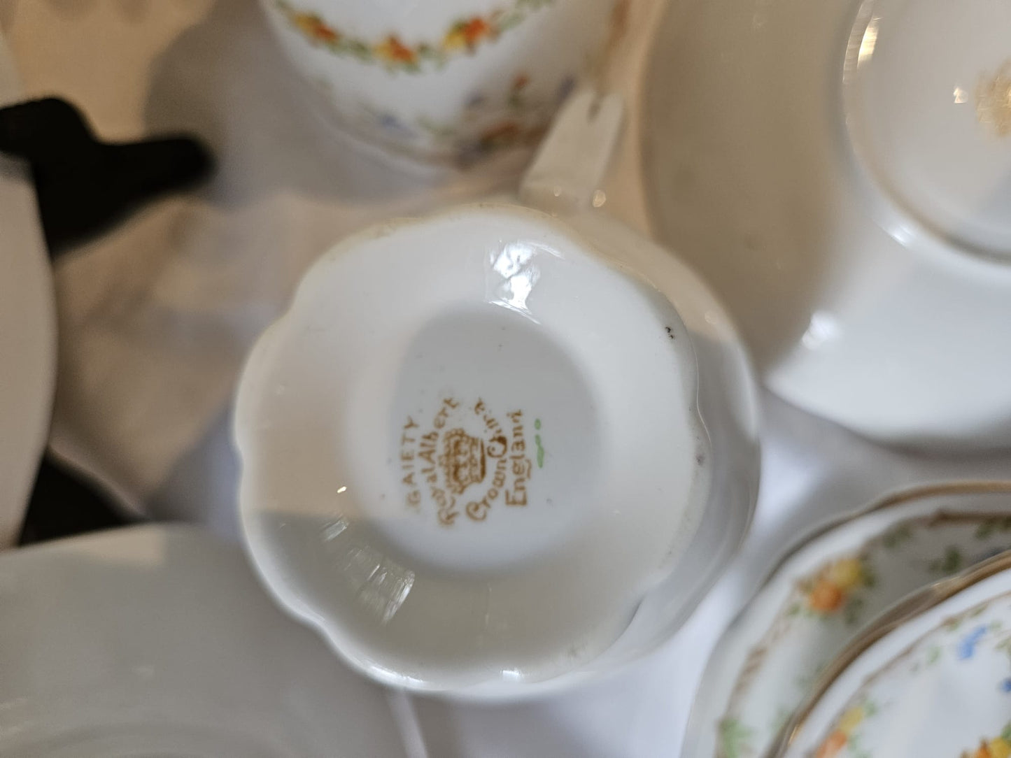 Early Royal Albert Crown China "Gaiety Brown" 14 pc Tea set (1927-1935)