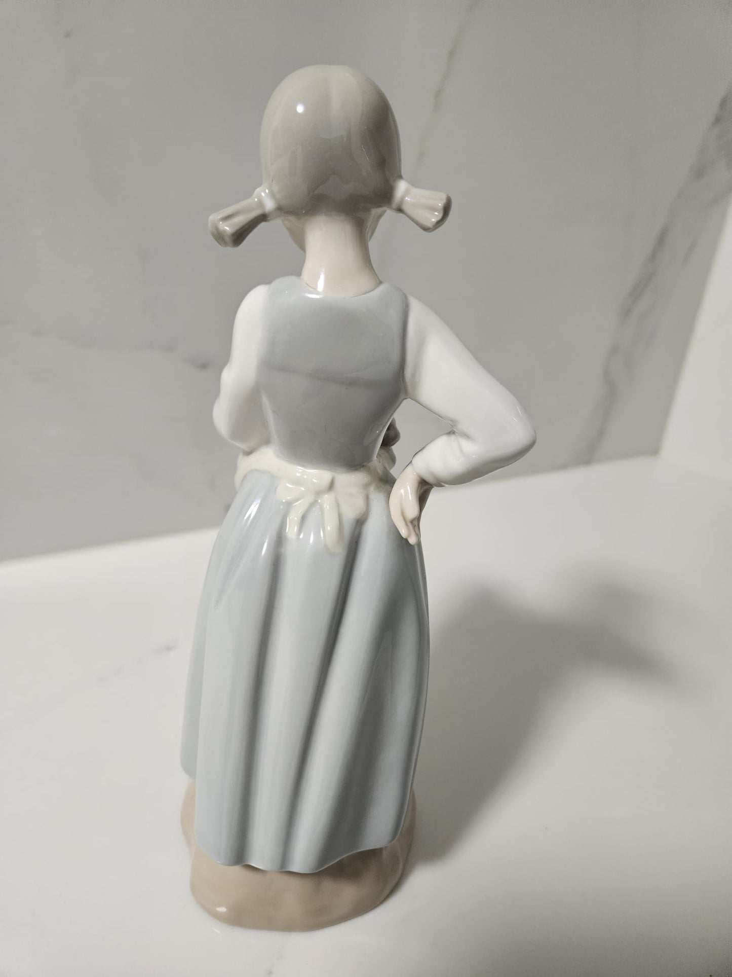 Nao for Lladro Girl with Kittens porcelain figurine