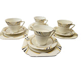 Service de table en porcelaine fine ABJ Grafton, composé de quatre trios, motif Merlin, vers 1930