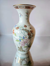 Herend Hand painted Porcelain "Shanghai"pattern vase