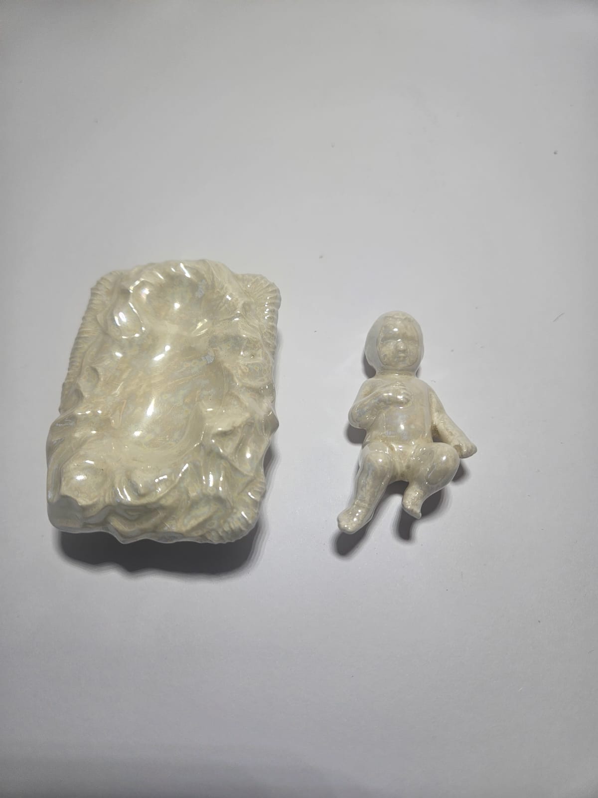 Vintage Iridescent Ceramic Nativity Scene Jesus,Joseph and Marie c1930