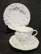 Tasse, soucoupe et assiette à dessert Robert Gordon White « Rambling Rose »