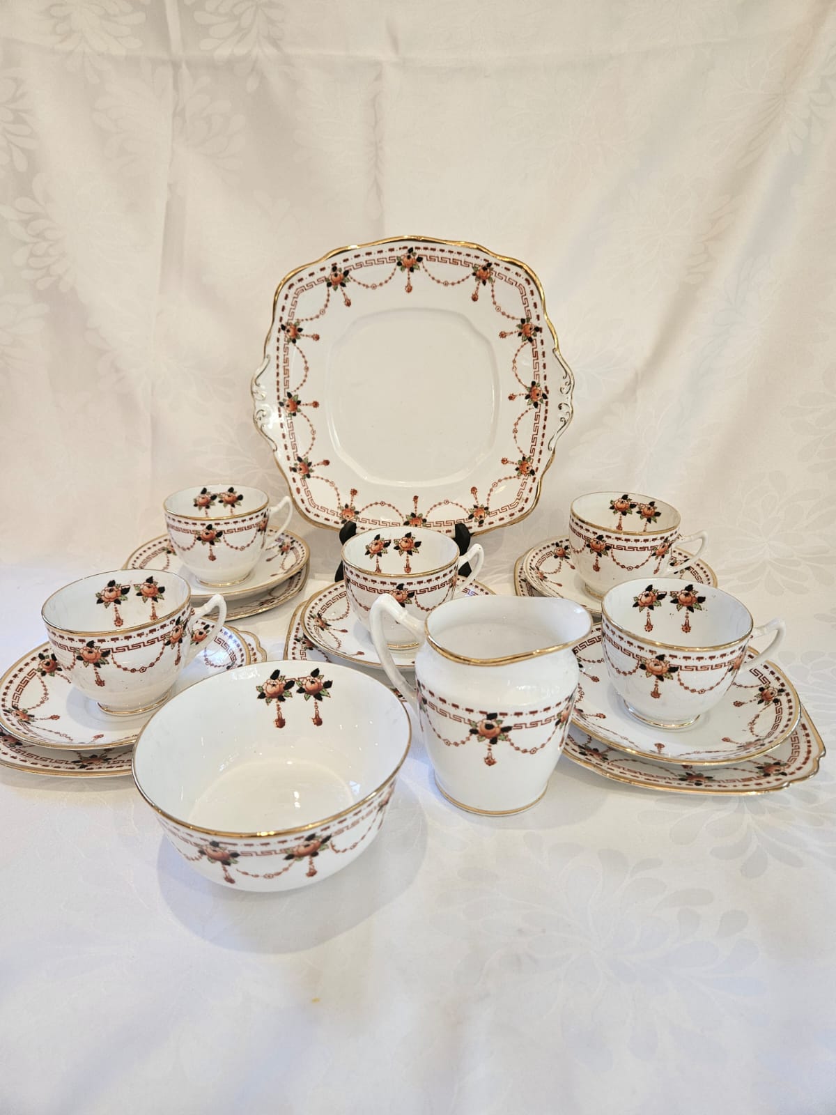 Antique Royal Albert Crown 18 pieces Tea set. Fine Bone China Made in England in the 1920's