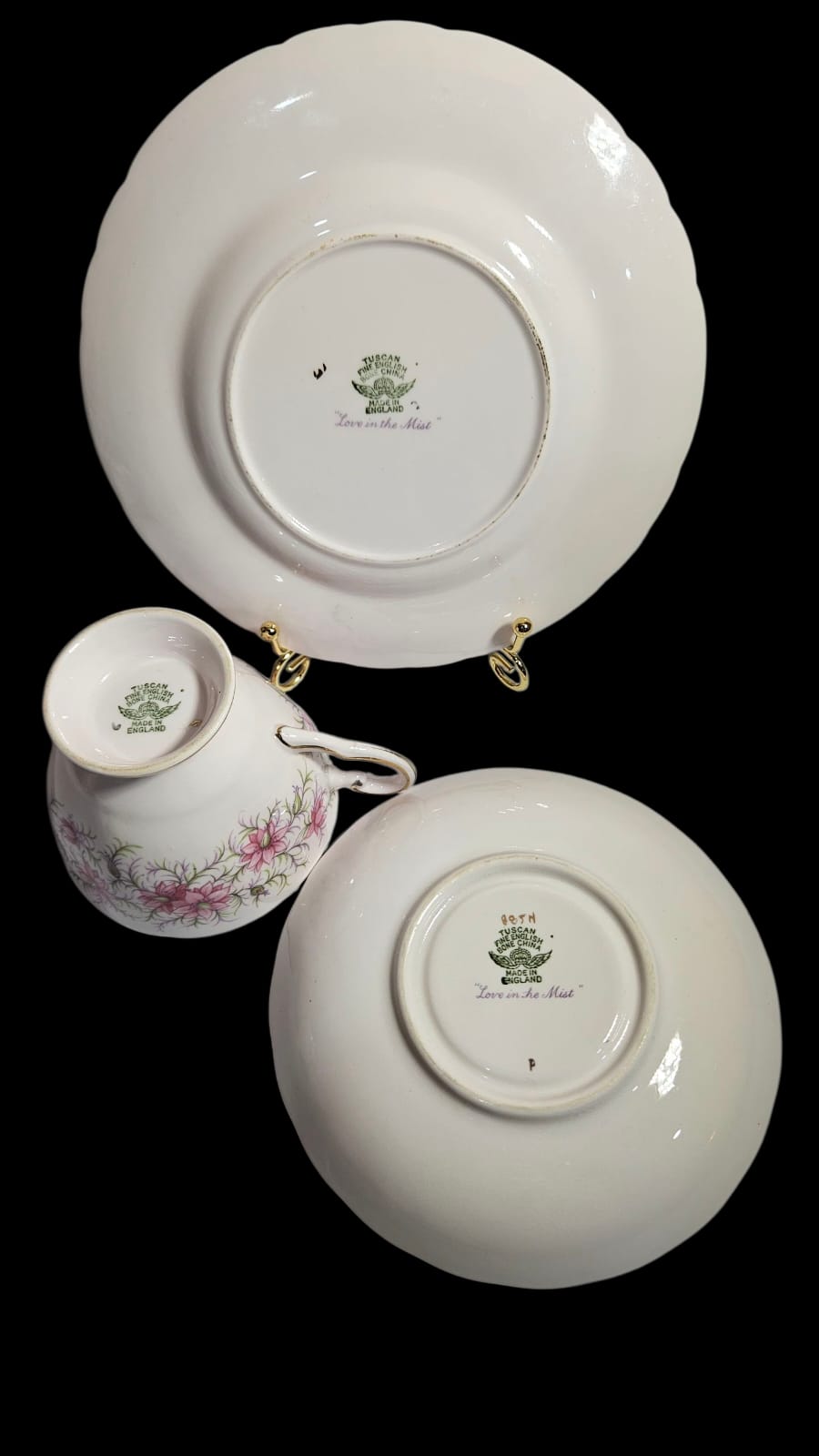 Royal Tuscan fine bone china in the pink "Love in the Mist" pattern 4 people Tea Set