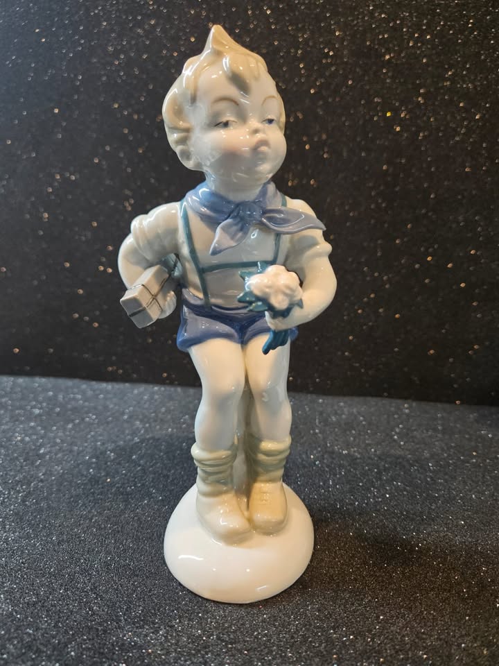Vintage German Wagner & Apel porcelain figurines