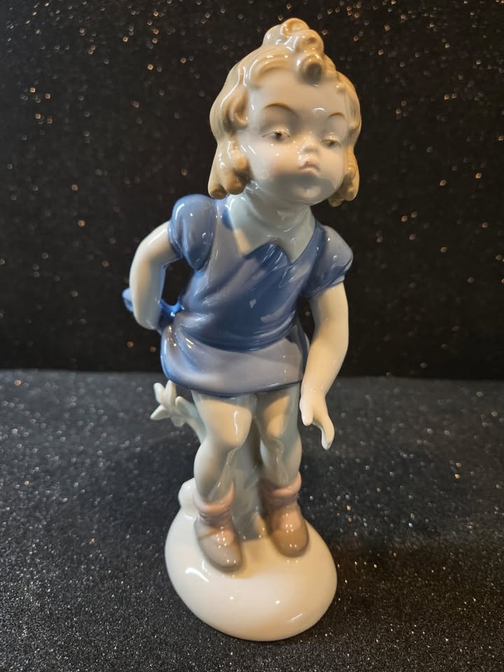 Vintage German Wagner & Apel porcelain figurines