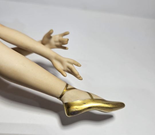 Vintage Wallendorf 1764 Porcelain Swan Ballerina Figurine #1690 Germany
