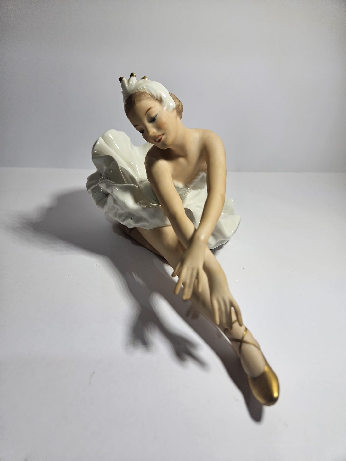 Vintage Wallendorf 1764 Porcelain Swan Ballerina Figurine #1690 Germany