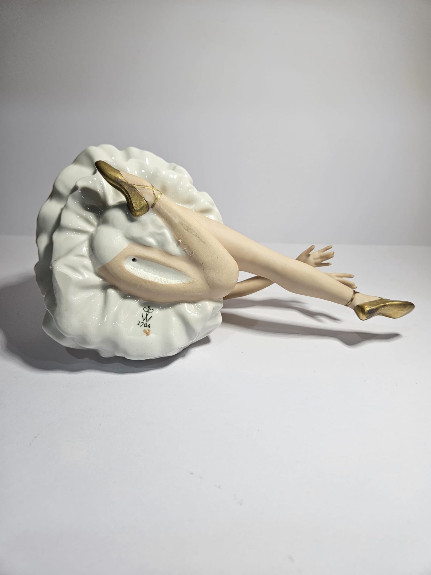 Vintage Wallendorf 1764 Porcelain Swan Ballerina Figurine #1690 Germany