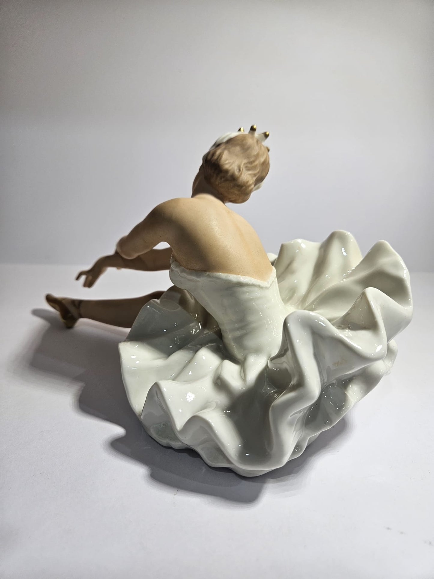 Vintage Wallendorf 1764 Porcelain Swan Ballerina Figurine #1690 Germany