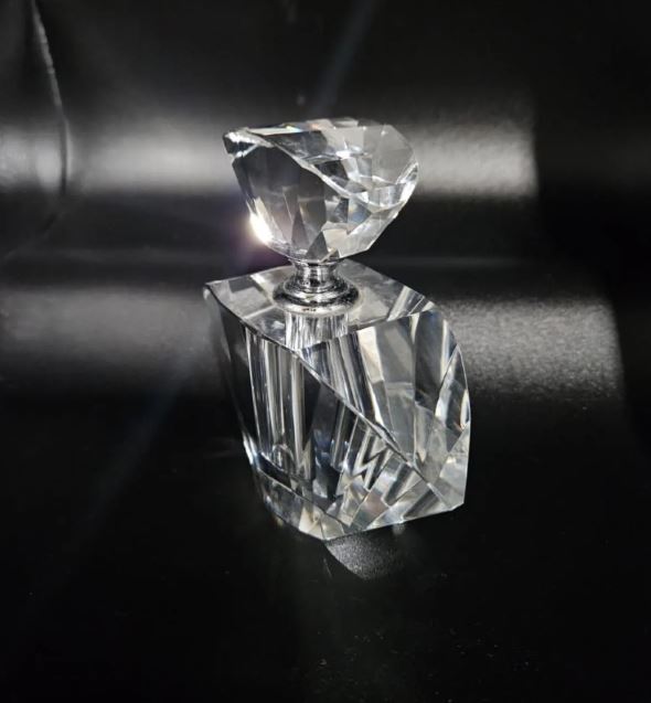 Elegant Vintage facetted Crystal Perfume Bottle with Applicator