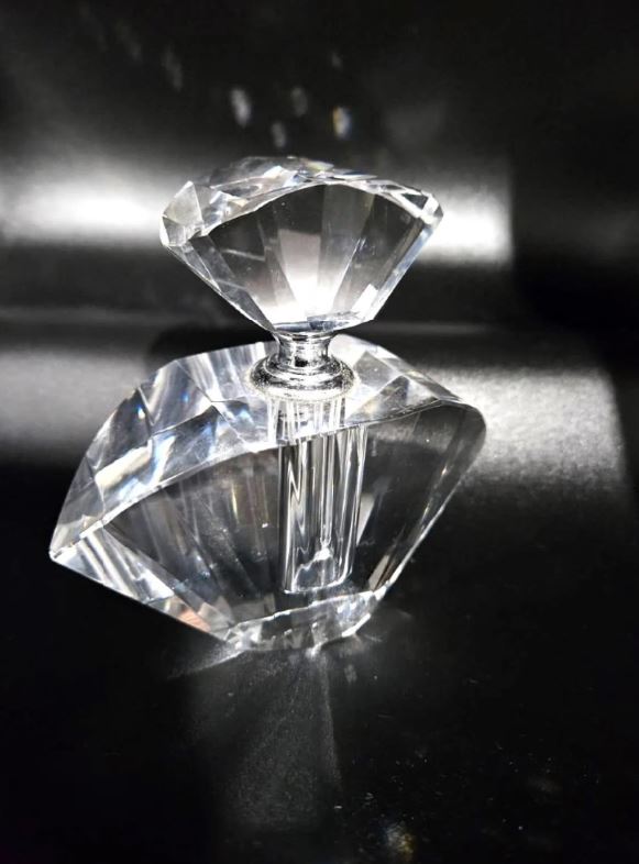 Elegant Vintage facetted Crystal Perfume Bottle with Applicator