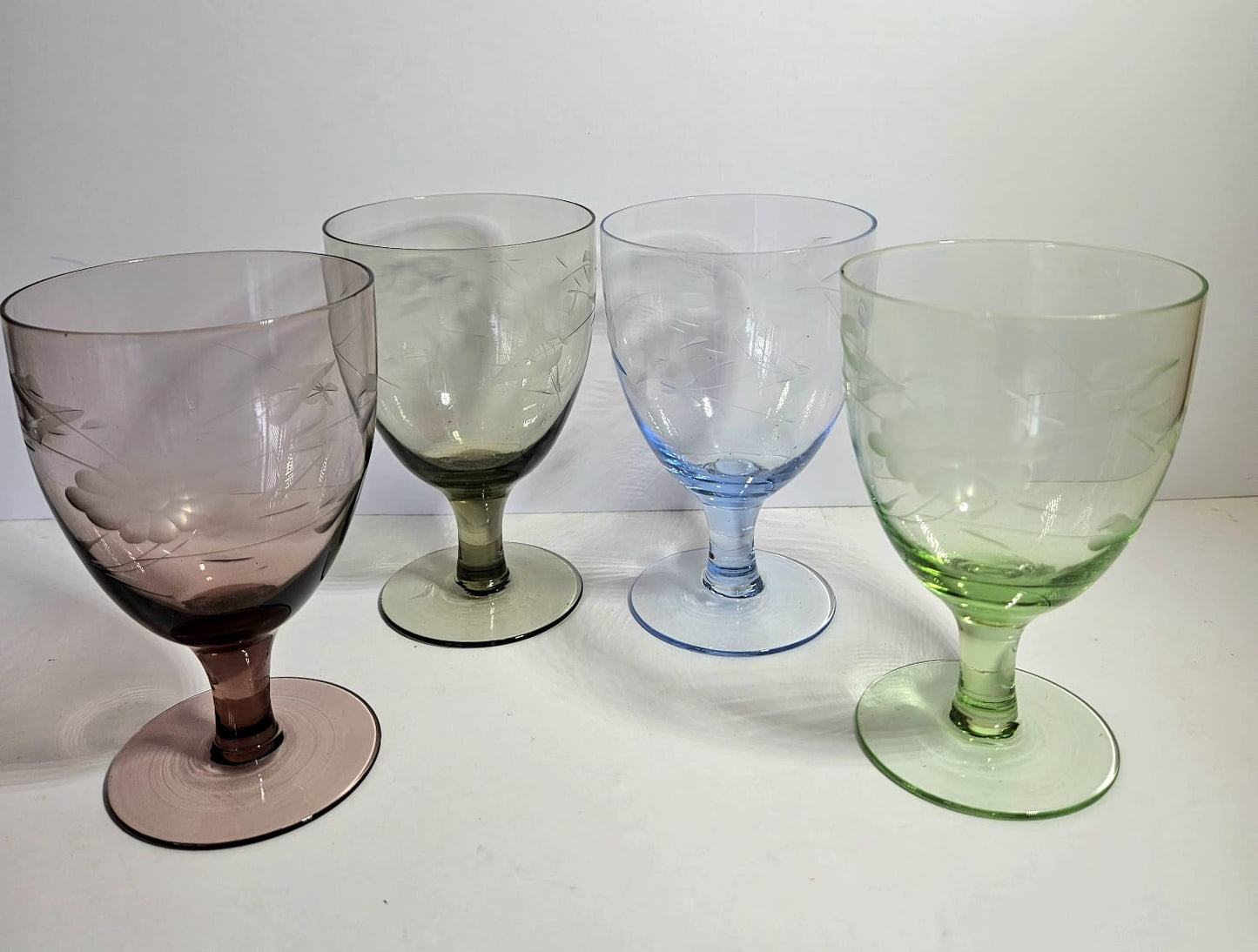 4 x Harlequin Short Stemmed Wine / Water Glasses with Etched Floral Pattern