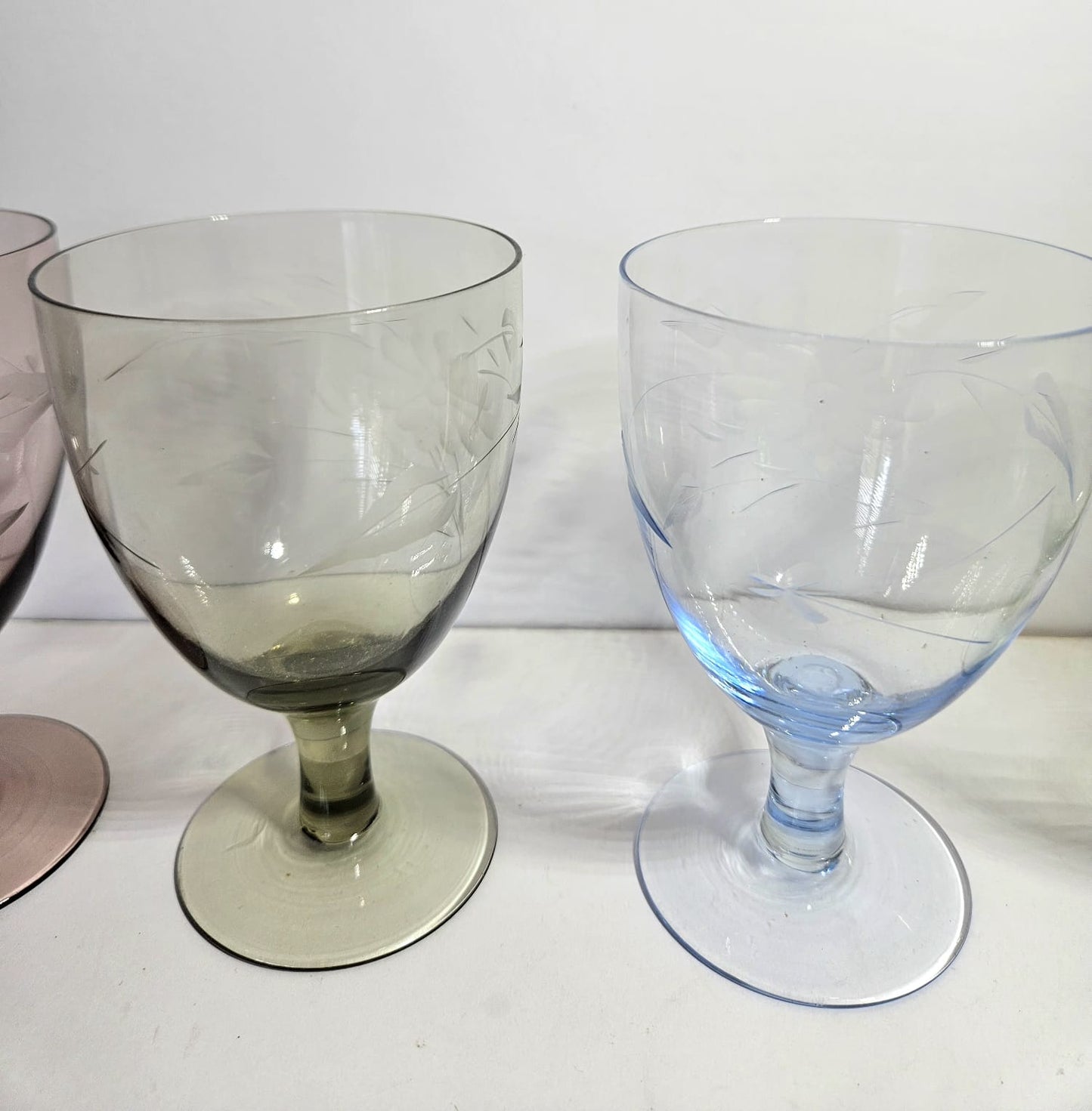 4 x Harlequin Short Stemmed Wine / Water Glasses with Etched Floral Pattern
