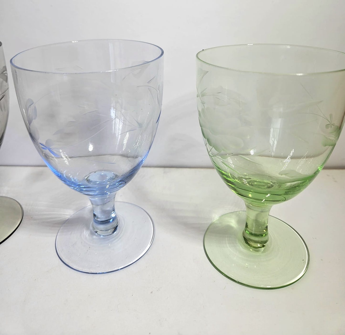 4 x Harlequin Short Stemmed Wine / Water Glasses with Etched Floral Pattern
