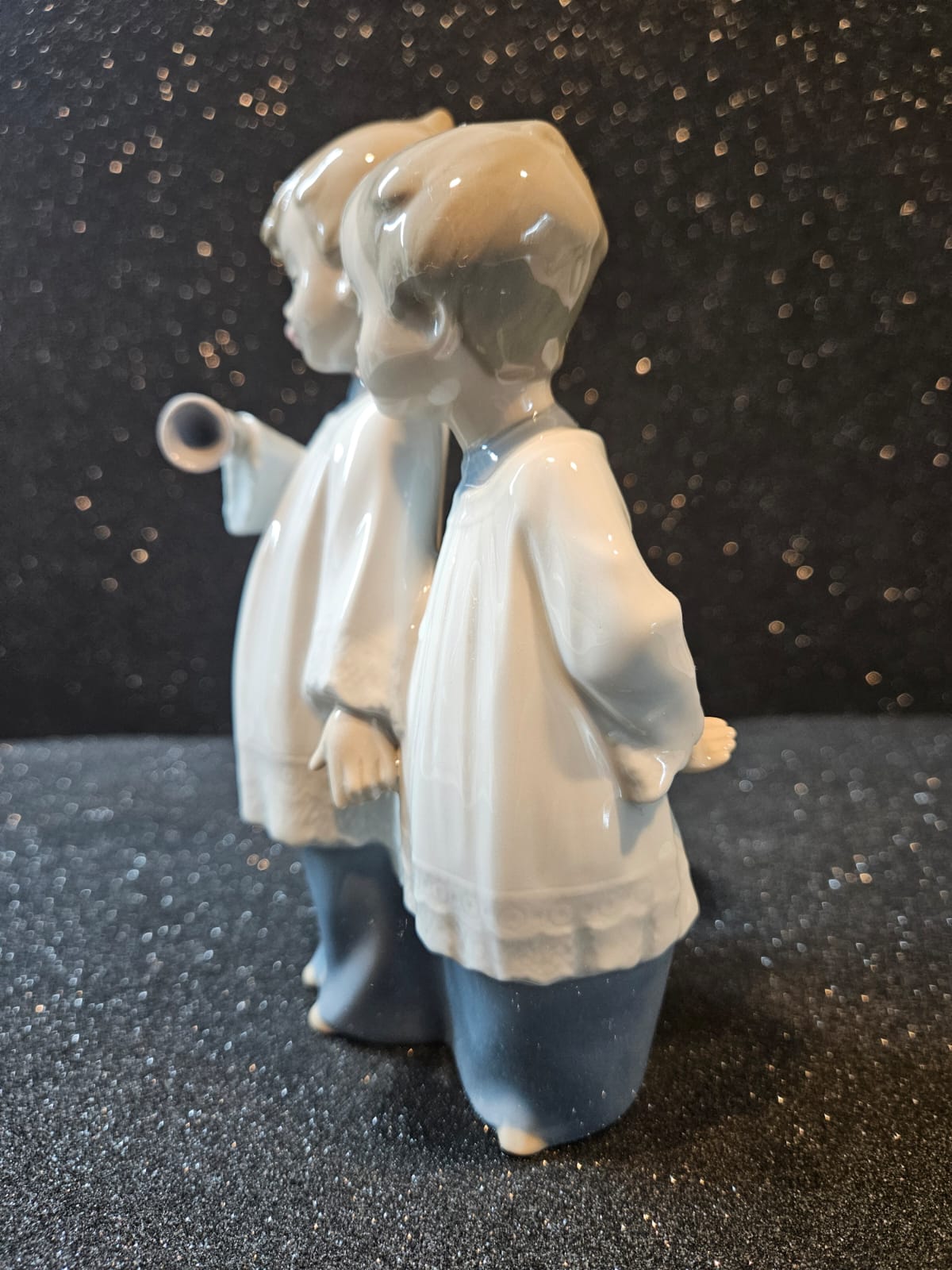 Nao by Lladro Figurine choir boys 1072 Figurine by Francisco Polope