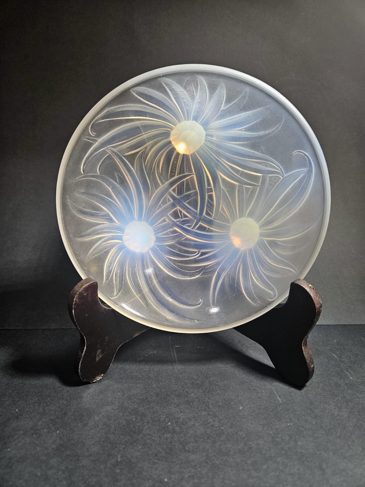 Art Deco Bowl by Etling in Opalescent Glass with Anemone Design, 1920s ( 2 available)