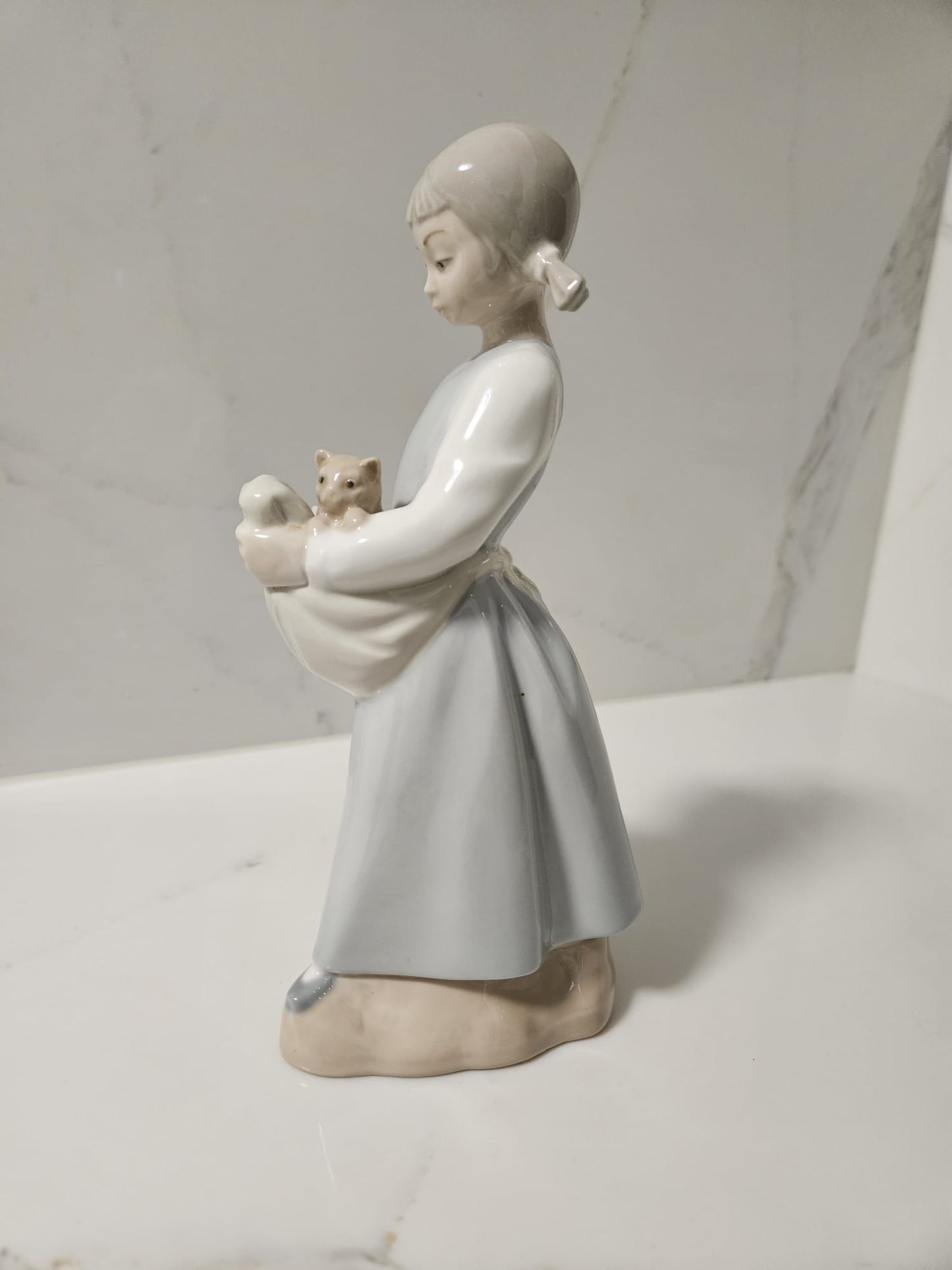 Nao for Lladro Girl with Kittens porcelain figurine