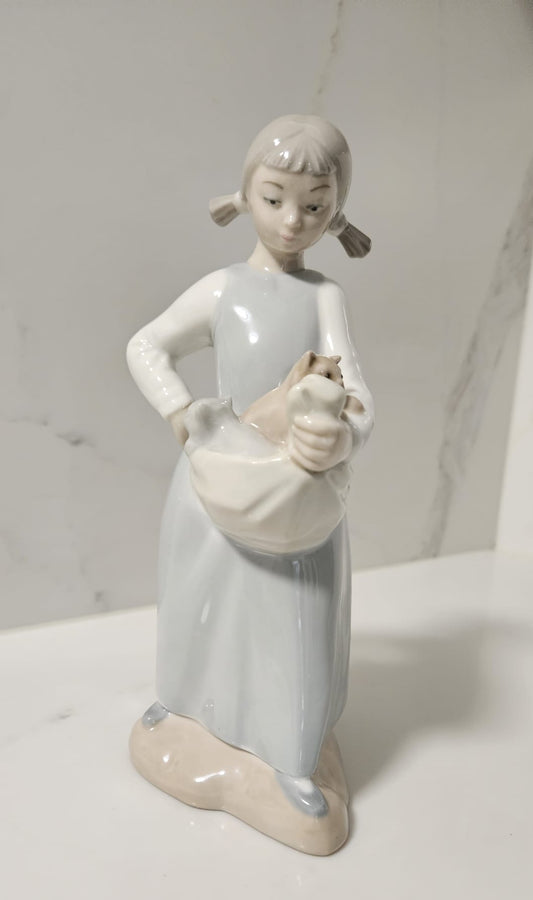 Nao for Lladro Girl with Kittens porcelain figurine