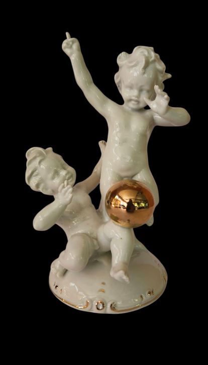 Grafenthal Kronenadler Germany Boys Playing With Gold Ball - Early 19th Century