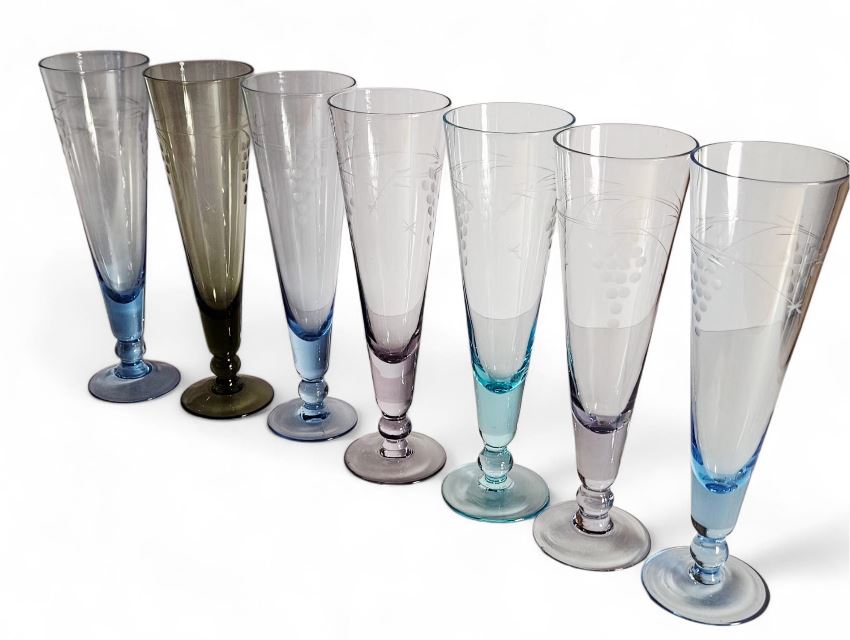 Vintage Harlequin Etched Parfait/Champagne Glasses. Set of 7