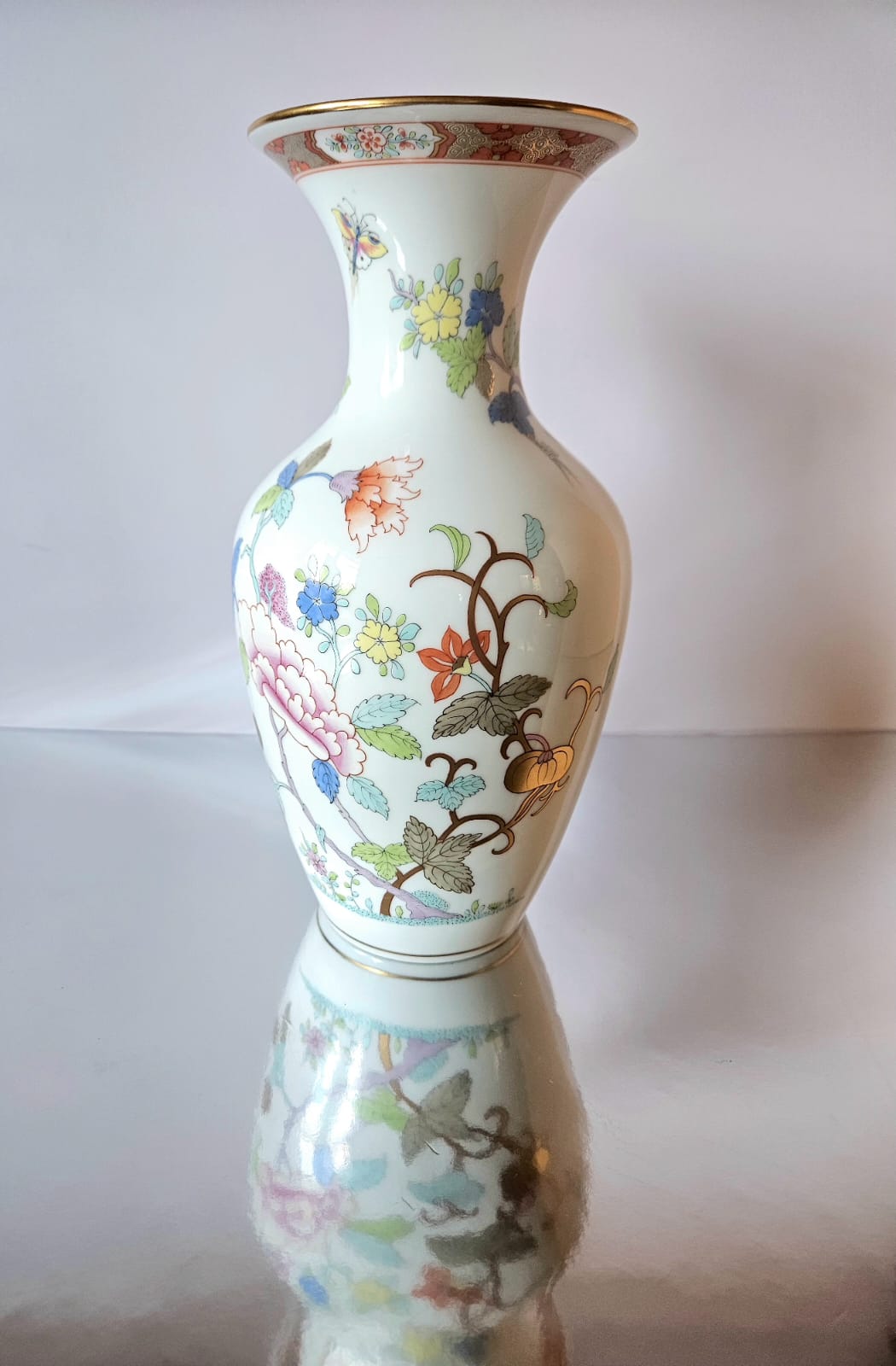 Herend Hand painted Porcelain "Shanghai"pattern vase