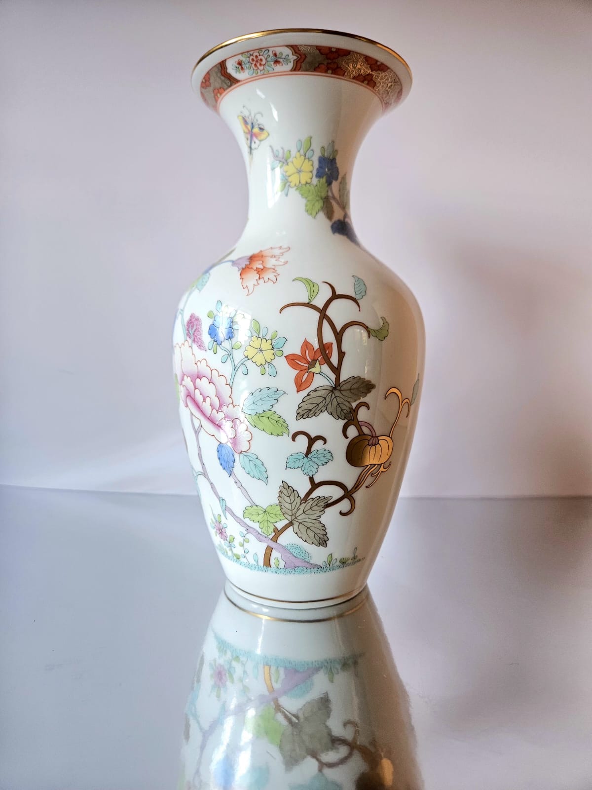 Herend Hand painted Porcelain "Shanghai"pattern vase