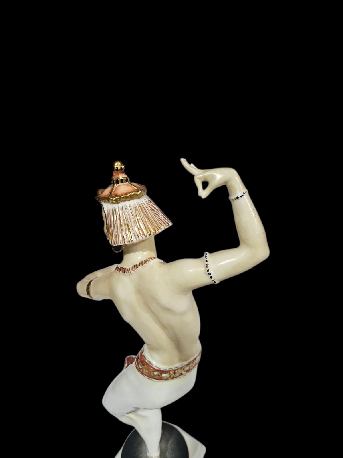 Figurine en porcelaine Carl Werner pour Hutschenreuther, danseuse balinaise « Bajadere »