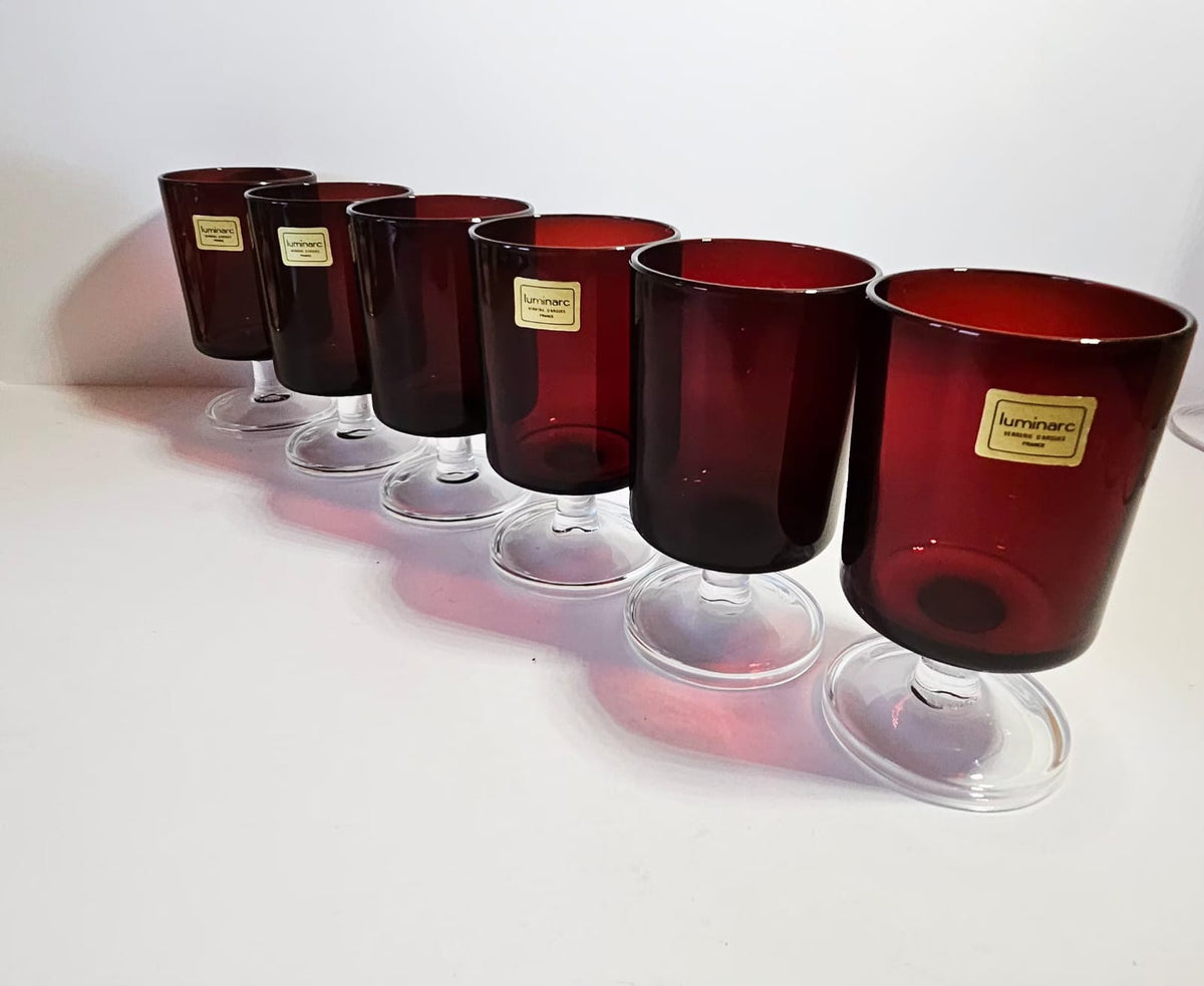 Set of 6 Retro Luminarc liqueur glasses in ruby red from the Cavalier collection
