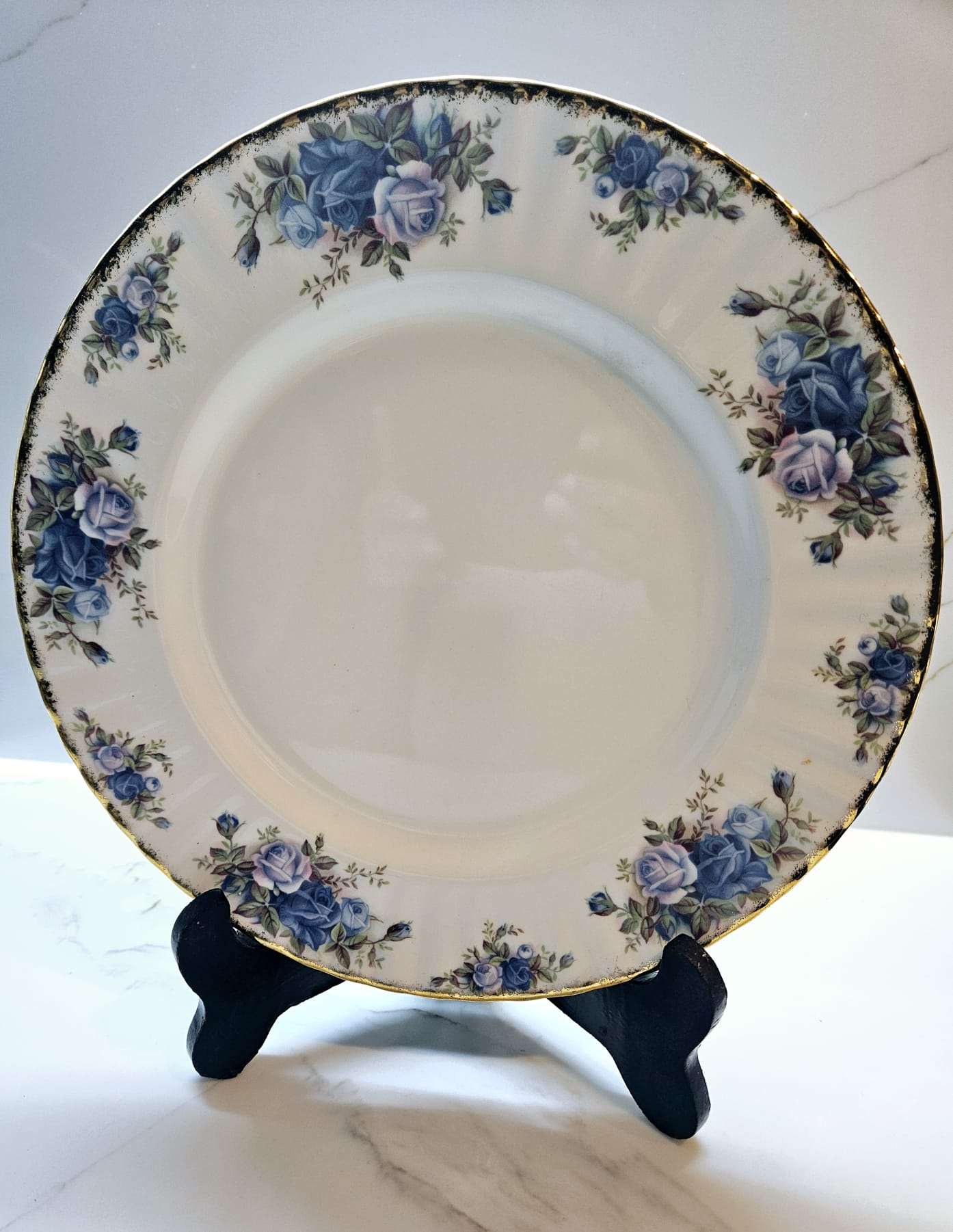 Set of 12 Royal Albert Moonlight Rose plates and bowls - Made in England