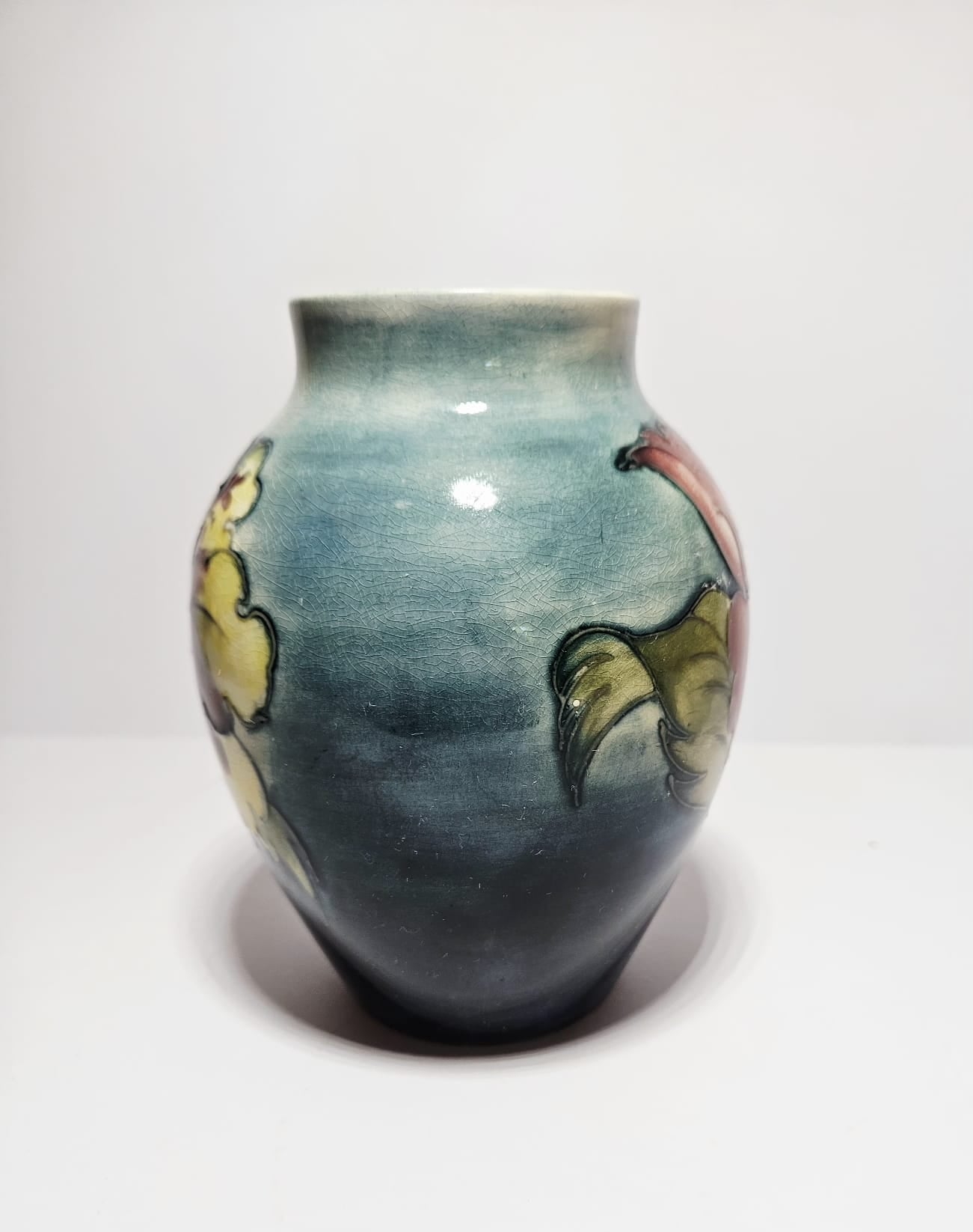 Vintage Moorcroft flambe glaze Pottery Hibiscus Pattern Vase