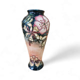 Vase Oberon grand format de Moorcroft, conçu par Rachel Bishop en 1993 - 21 cm de hauteur