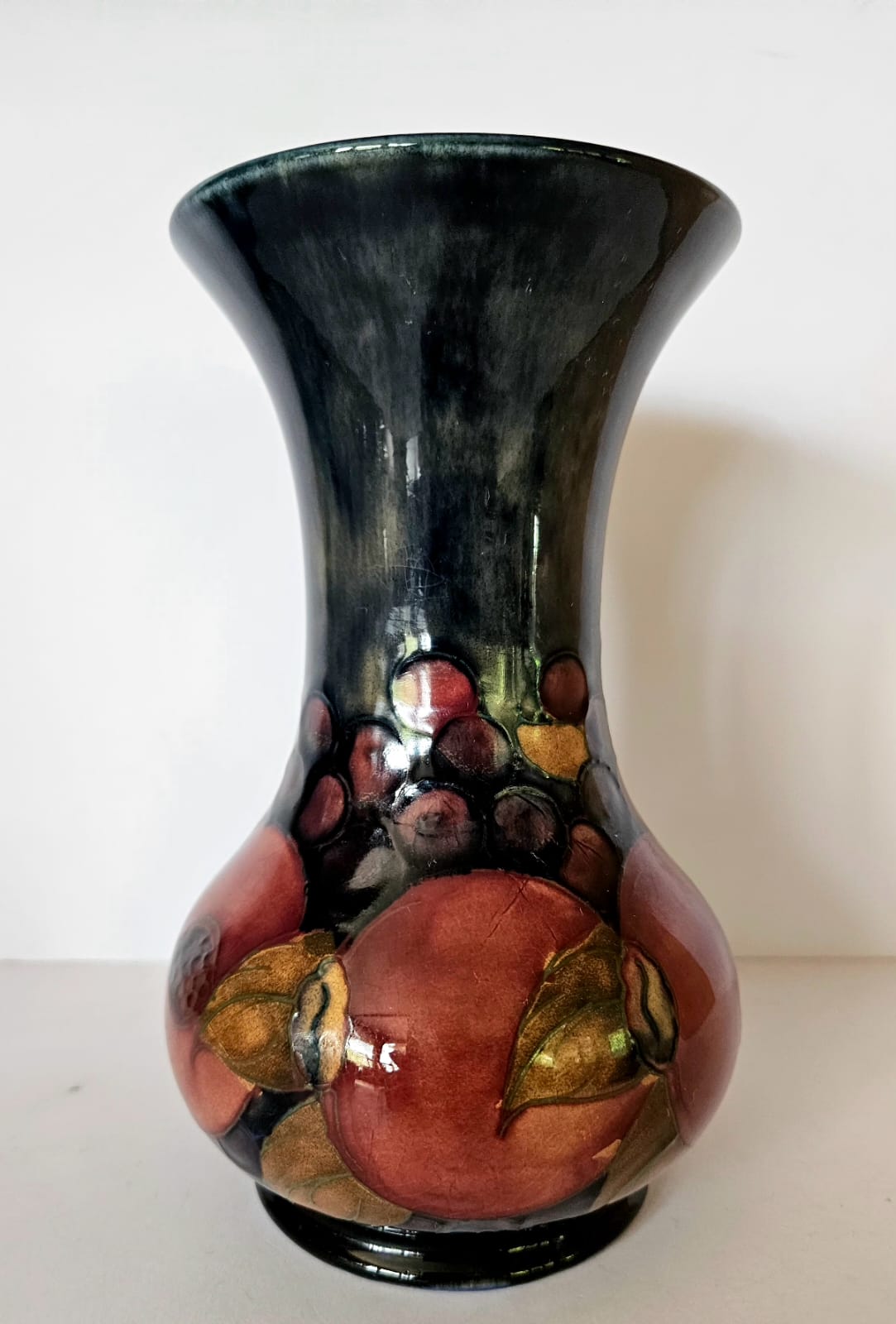 Vase à grenades à graines de style William Moorcroft (18 cm)