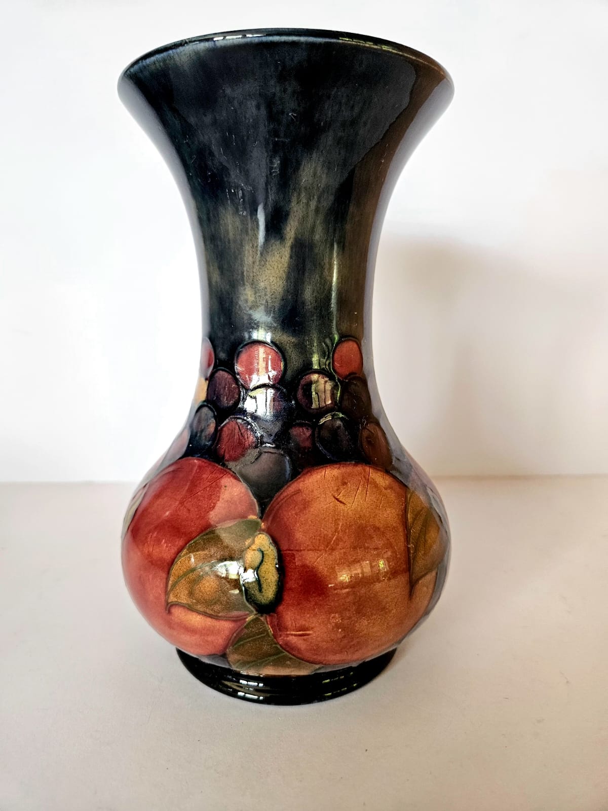 Vase à grenades à graines de style William Moorcroft (18 cm)