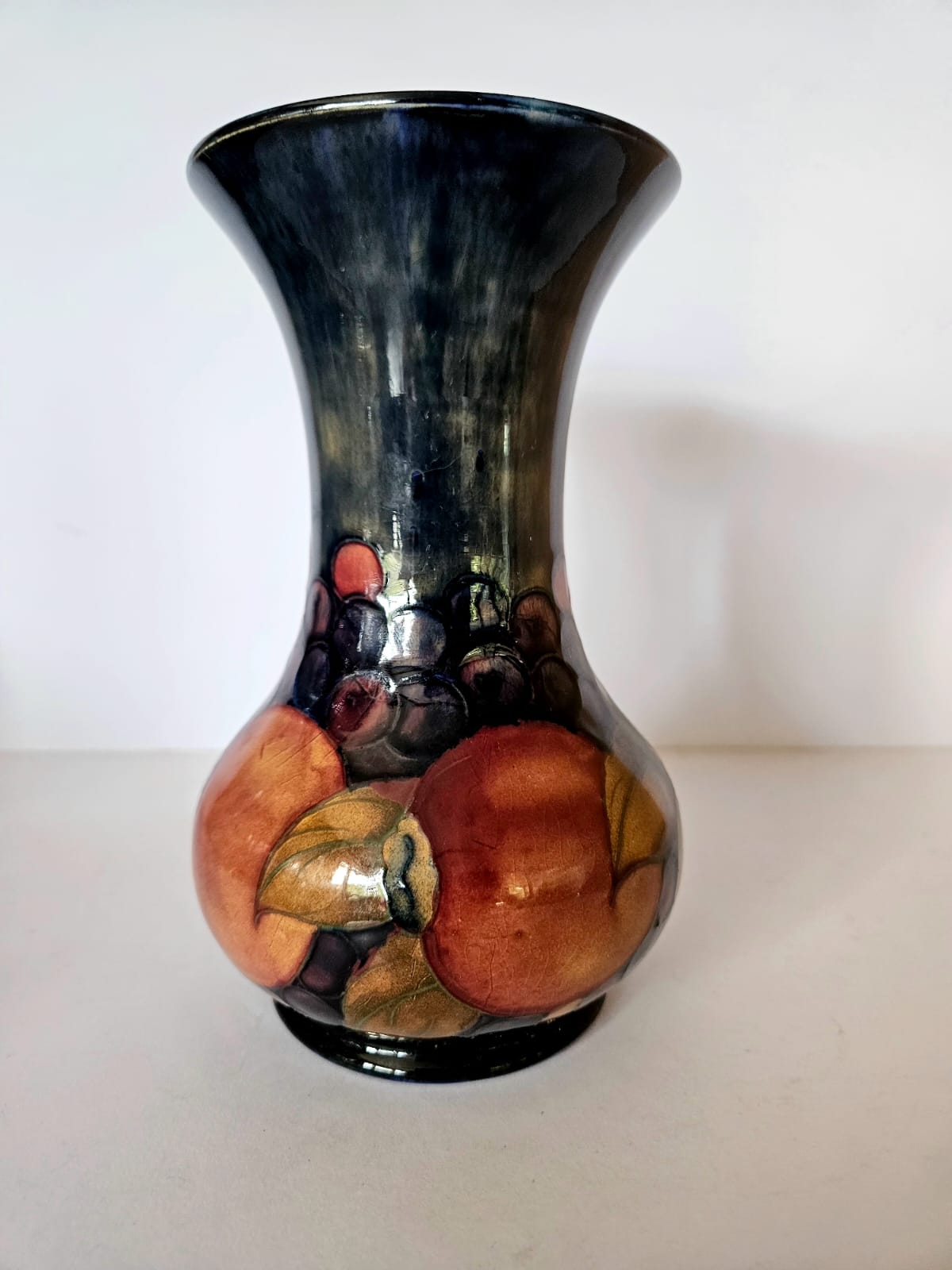 Vase à grenades à graines de style William Moorcroft (18 cm)