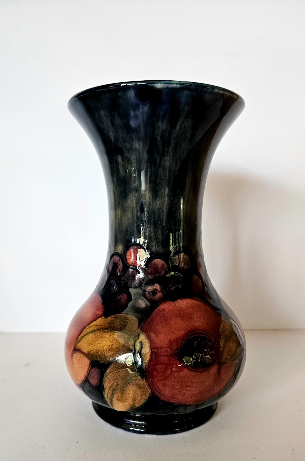 Vase à grenades à graines de style William Moorcroft (18 cm)