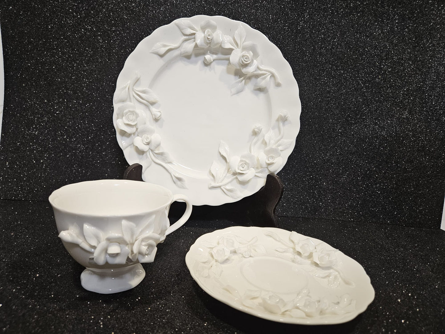 Robert Gordon White "Rambling Rose" Cup, saucer and side plate