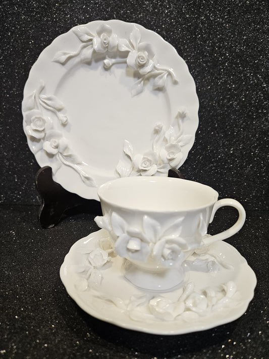 Robert Gordon White "Rambling Rose" Cup, saucer and side plate