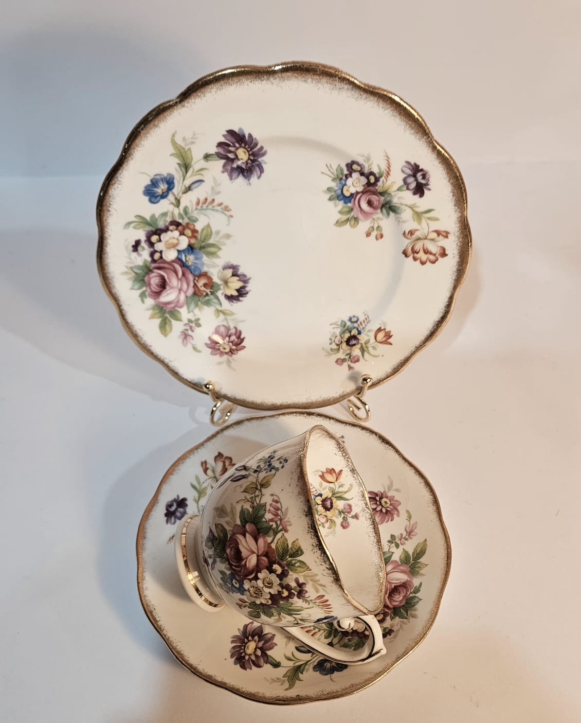 Vintage Roslyn fine bone china "Minuet" trio floral bouquet design and Gold trim