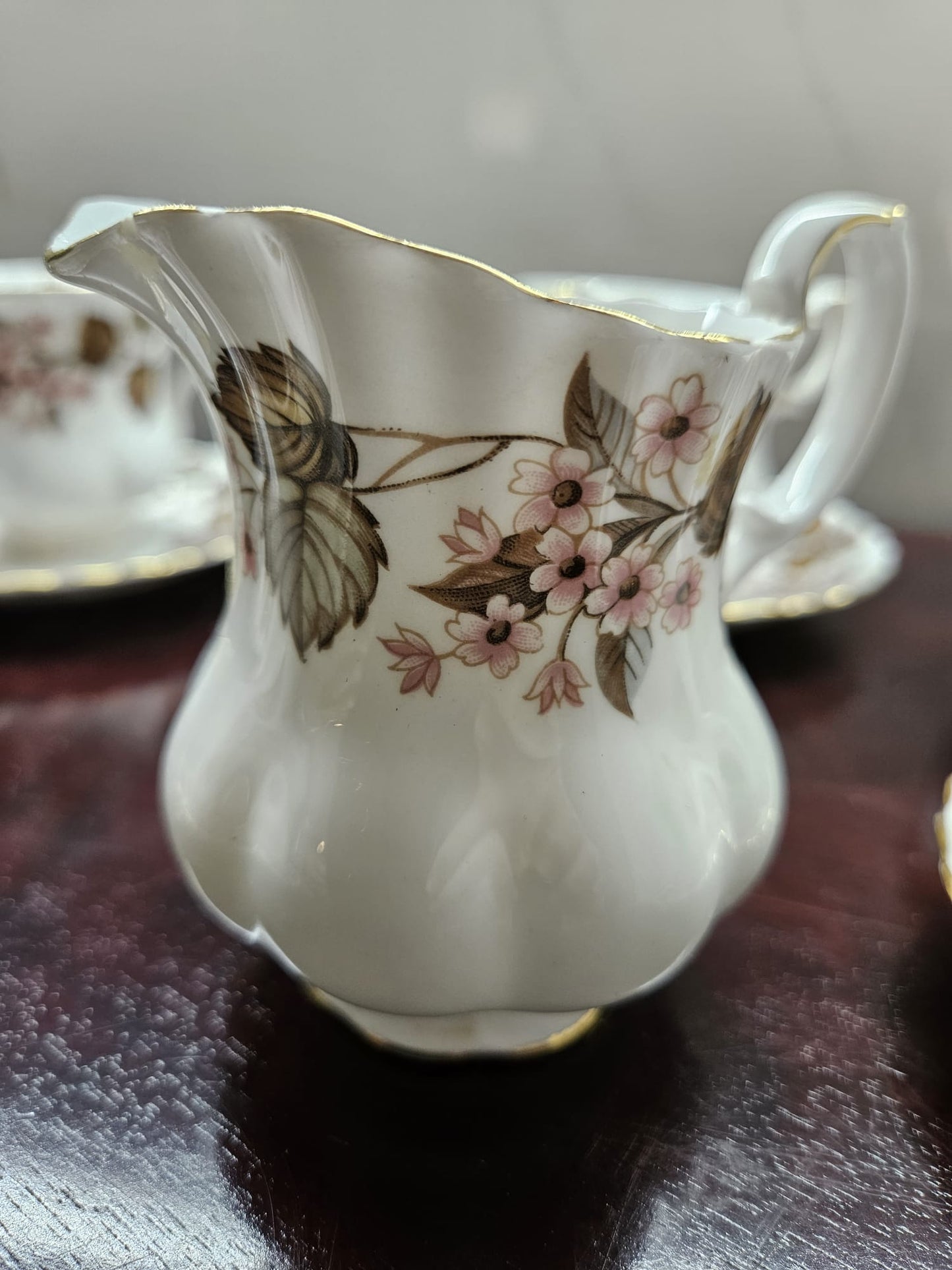 Vintage Royal Albert 10 pieces tea-set Linden Lea - Bone China England