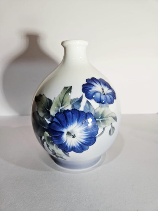 Antique Rare Royal Copenhagen Vase "Convolvolo" #790/1813 Blue Flowers