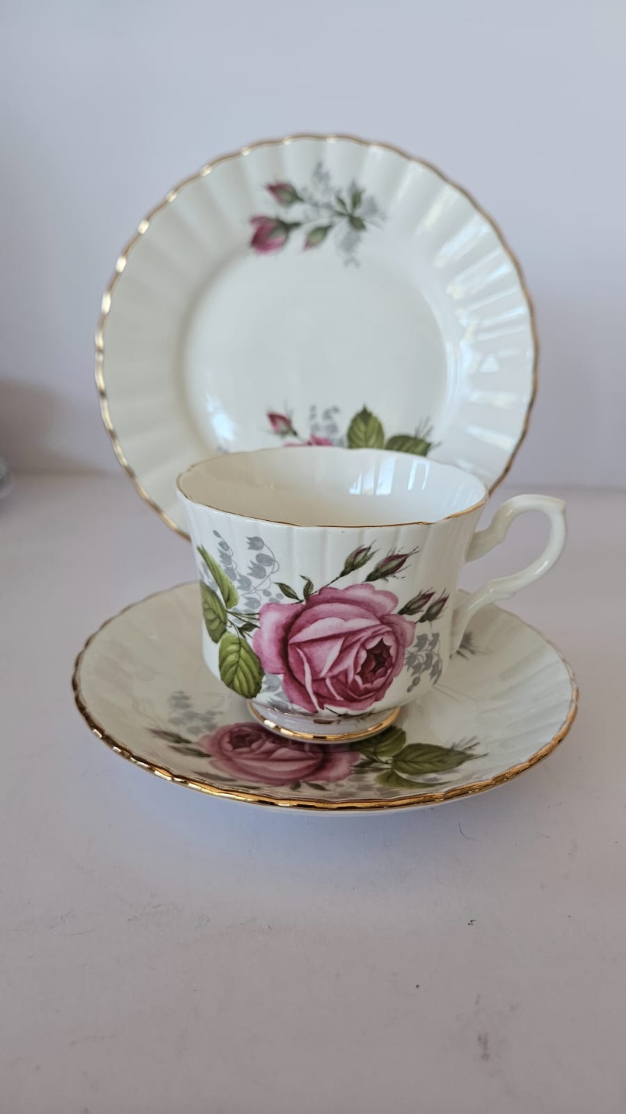 Service à thé trio Royal Stafford Pink Rose n° 669