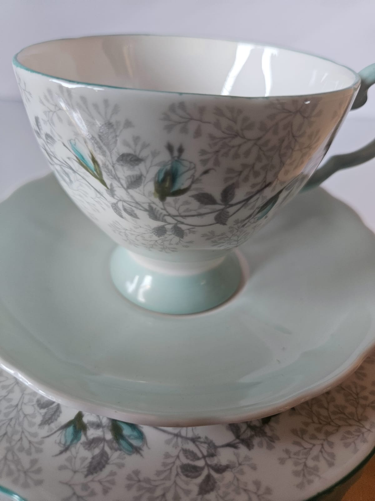 Royal Tuscan 'Fashion Rose' 18 piecesTea set. C1960's